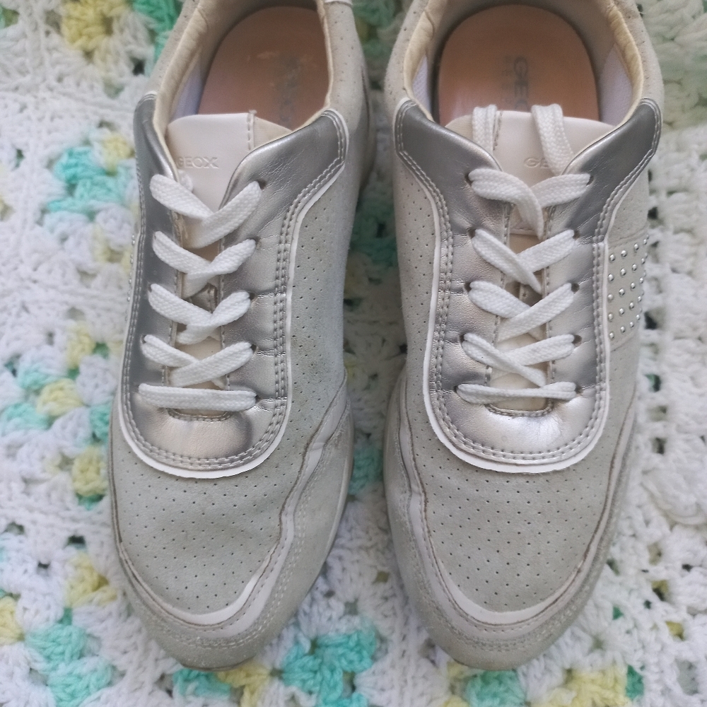 Geox Respira Women's Tabelya Suede Off White/Grey Low-Top Sneakers Size 7 US - Picture 12 of 15
